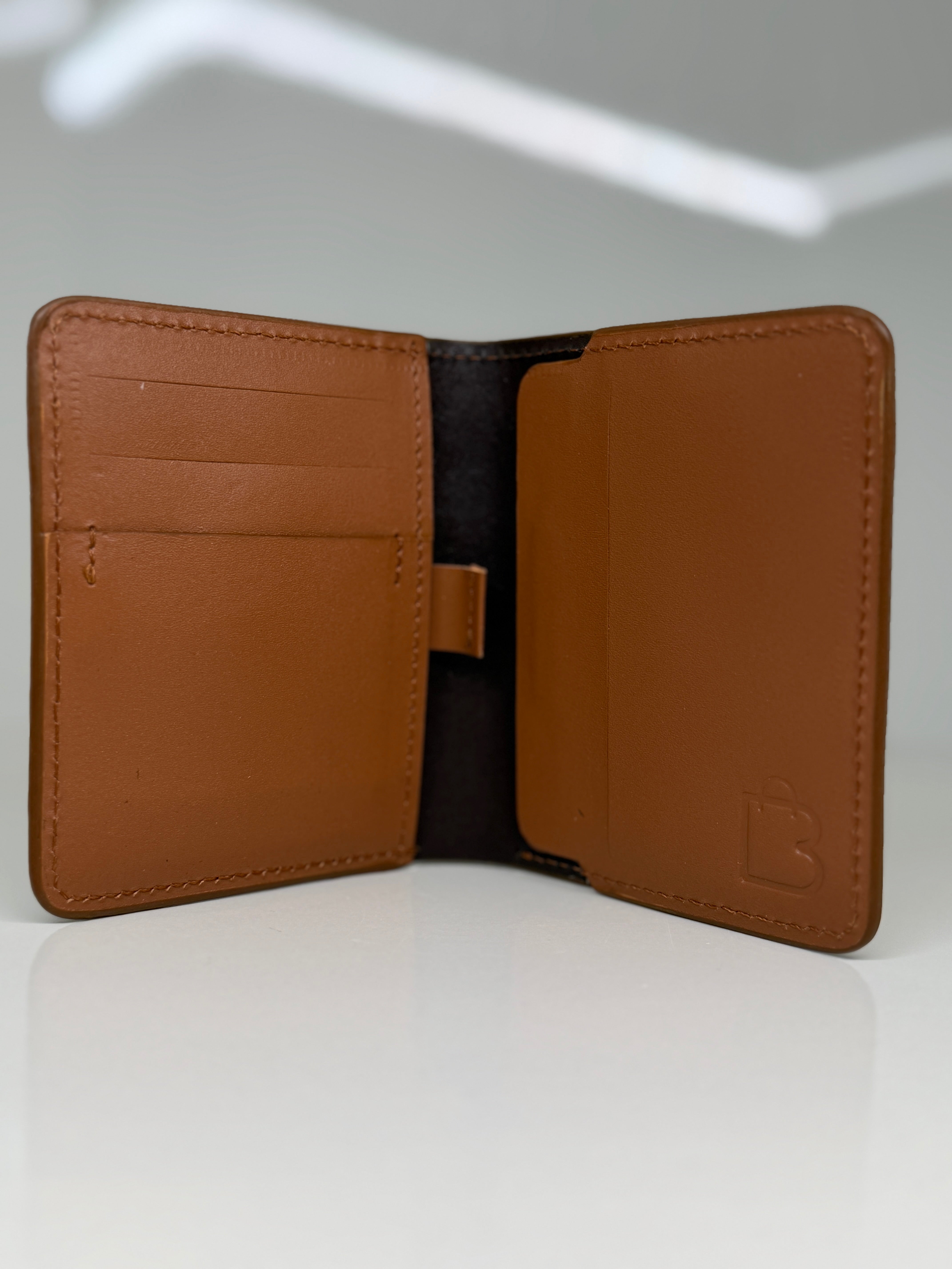 Kingsman Fold | Premium Bazaro Handmade Magnetic Leather Wallet